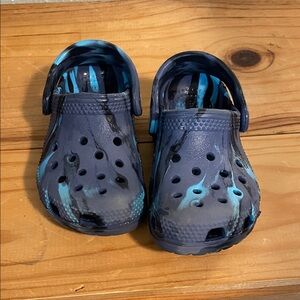 CROCS Kids Blue Tie-Dye Clog Sandals
